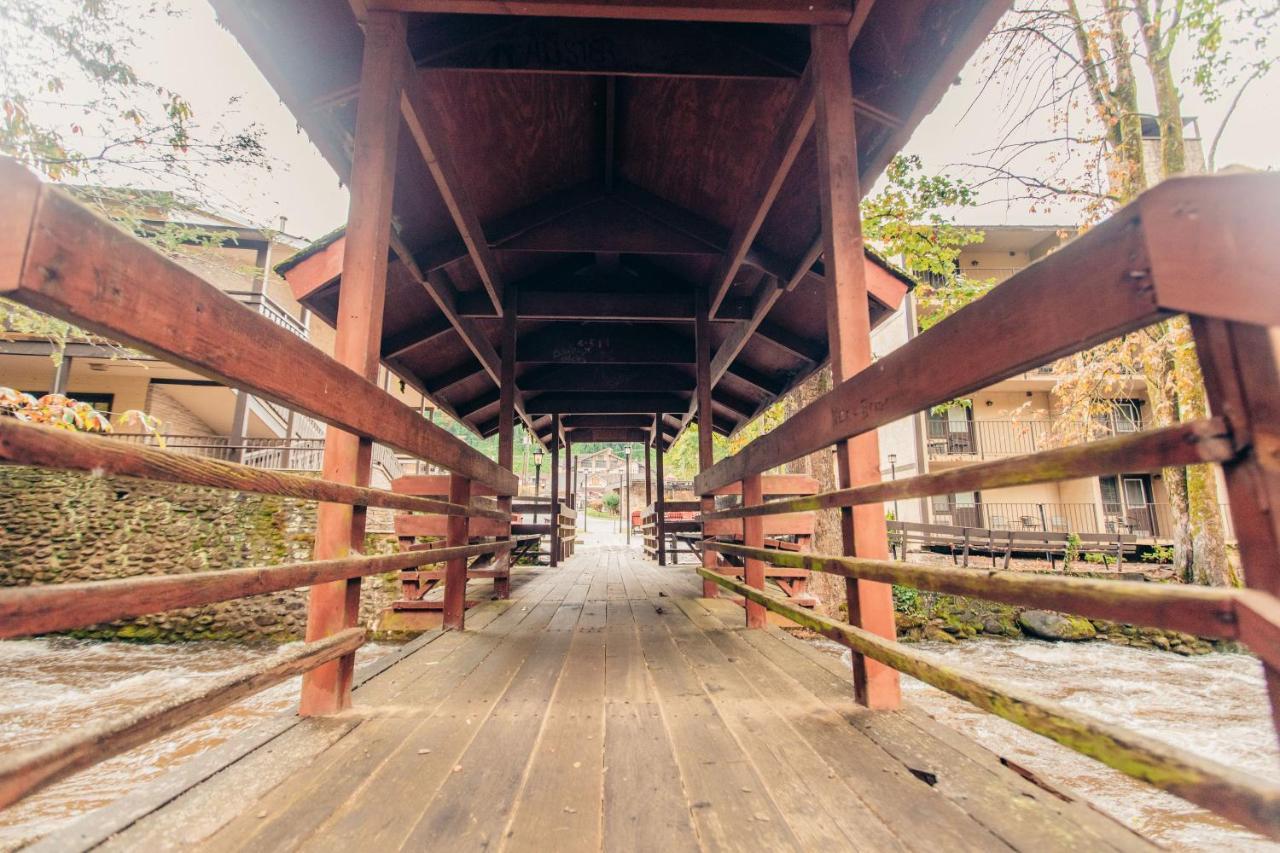 Brookside Lodge Гатлинбург Экстерьер фото