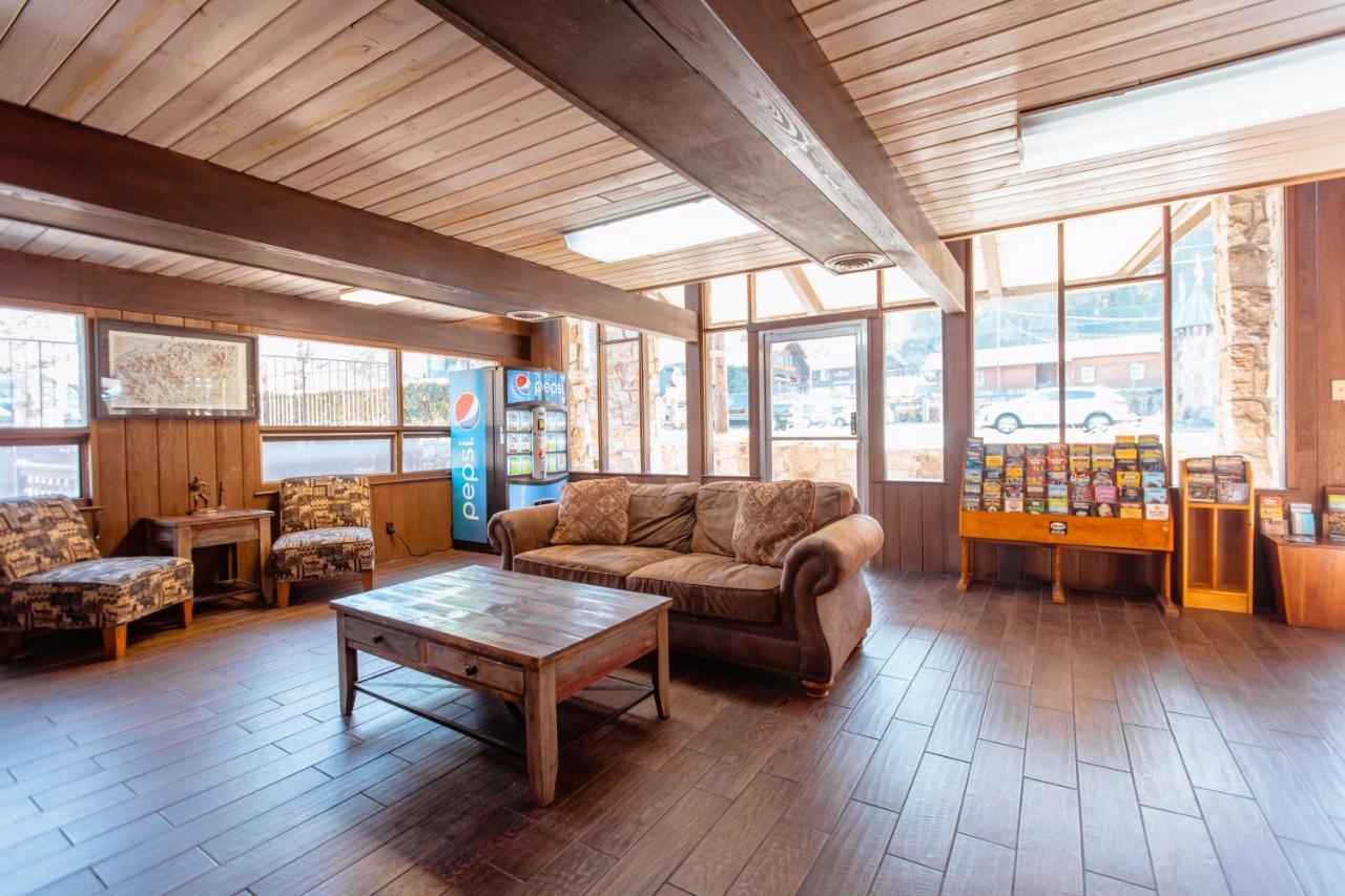 Brookside Lodge Гатлинбург Экстерьер фото