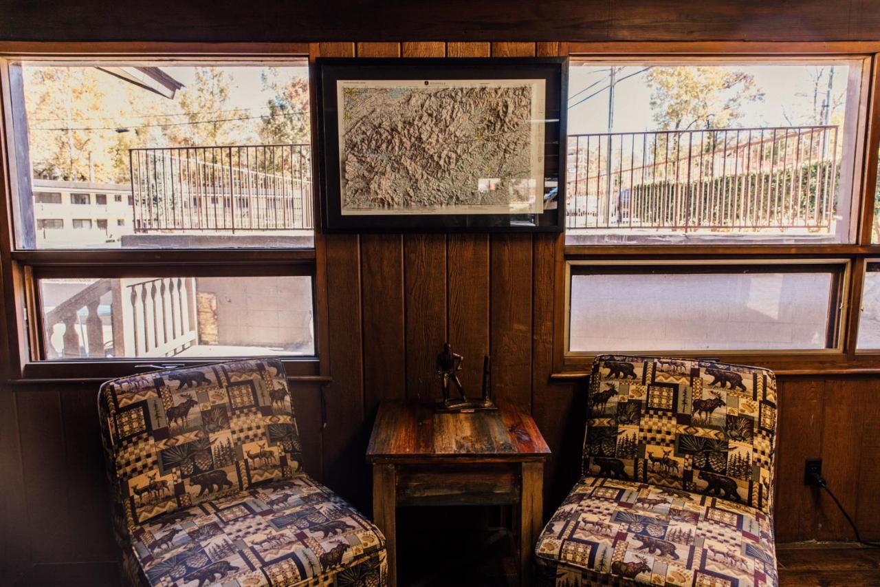 Brookside Lodge Гатлинбург Экстерьер фото