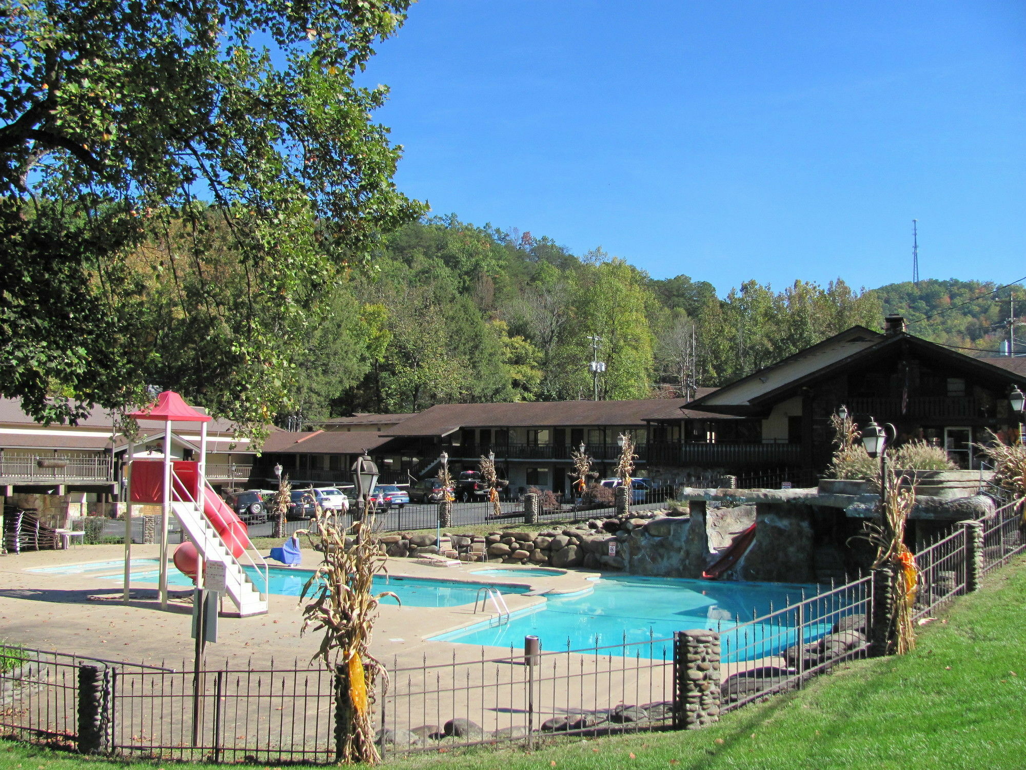 Brookside Lodge Гатлинбург Экстерьер фото